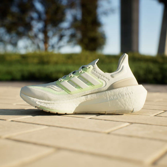 ADIDAS WOMEN ULTRABOOST LIGHT W SHOES