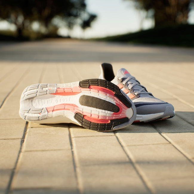 ADIDAS MEN ULTRABOOST LIGHT SHOES