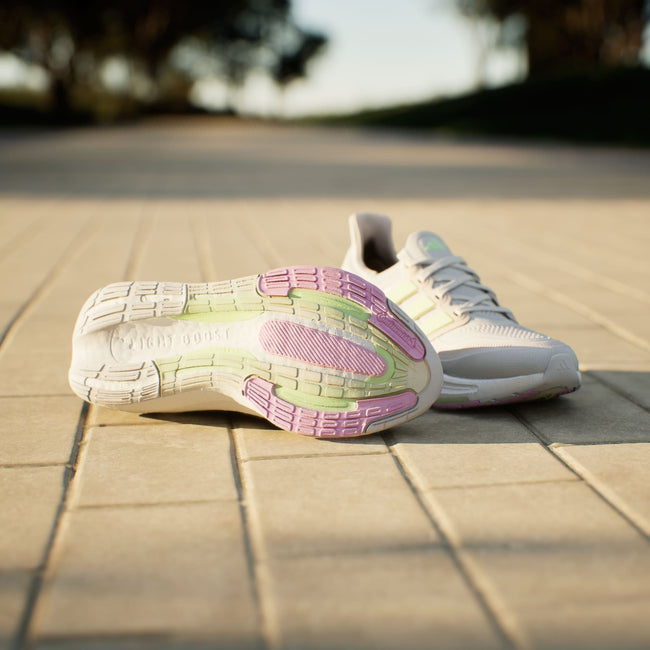 ADIDAS WOMEN ULTRABOOST LIGHT W SHOES