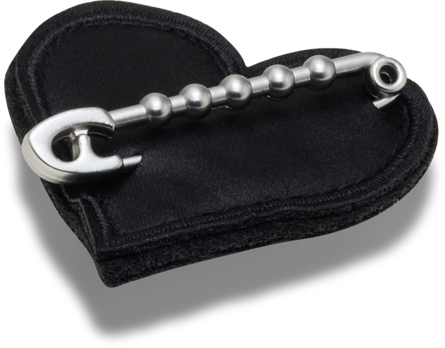 CROCS JIBBITZ™ CHARM BLACK HEART WITH SAFETY PIN