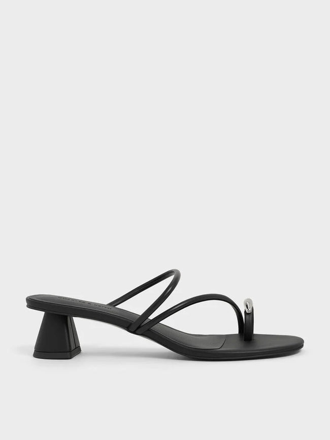 Metallic-Accent Strappy Toe-Ring Heeled Sandals_Black