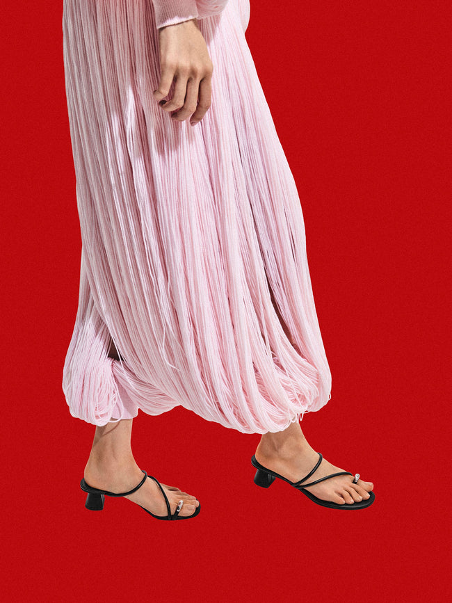 Metallic-Accent Strappy Toe-Ring Heeled Sandals_Black