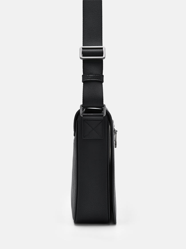 PEDRO Messenger Bag- Black